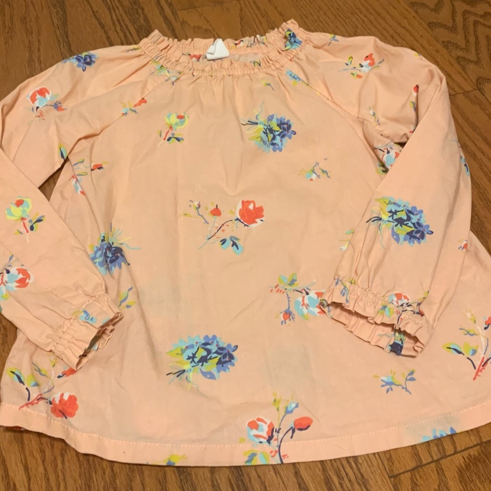 Baby GAP 5T peach long sleeve top with flower print